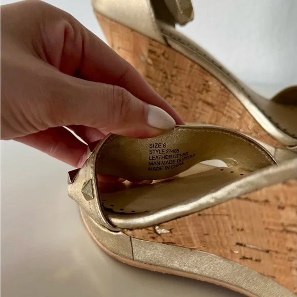 Lilly Pulitzer Gold Studded Wedge Sandals 8 - Picture 6 of 11